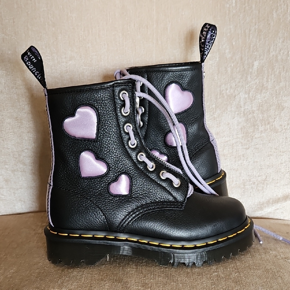 Dr Martens Boots Size 5 NWOT